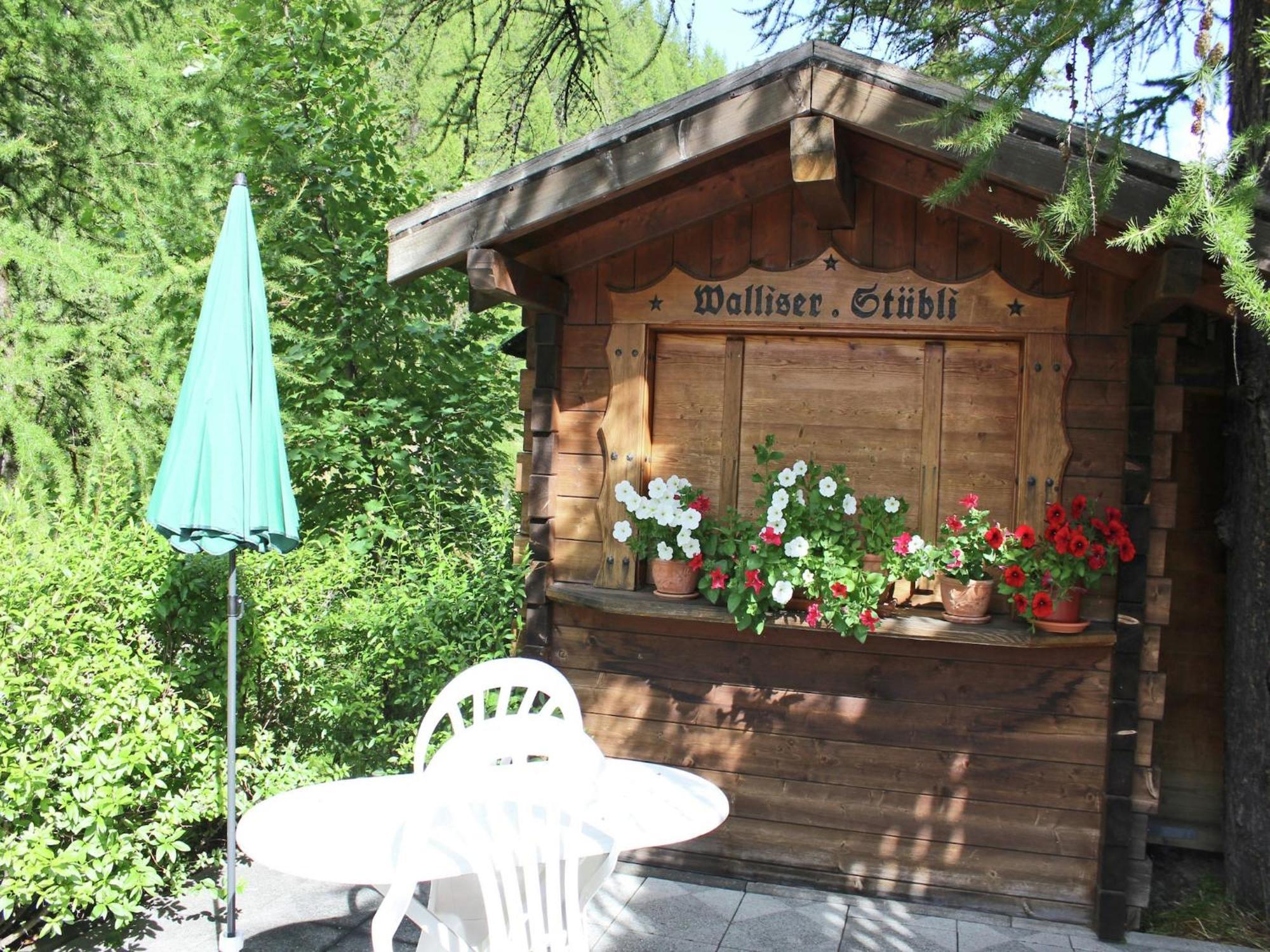 Modern Chalet in Saas-Balen with Garden Buitenkant foto