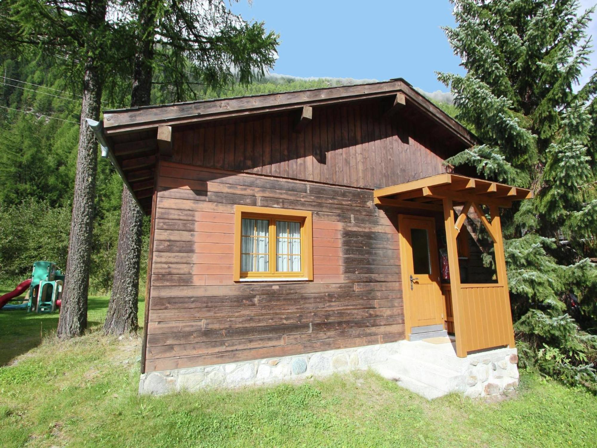 Modern Chalet in Saas-Balen with Garden Buitenkant foto